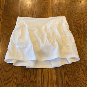 Women’s White Lululemon Skort - Size 0 Regular
